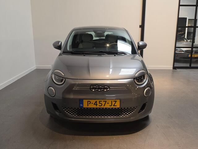 Fiat 500 La Prima 42 kWh - Apple Carplay/Android Auto - Stoelverwarming - Panoramadak - Adaptive Cruise