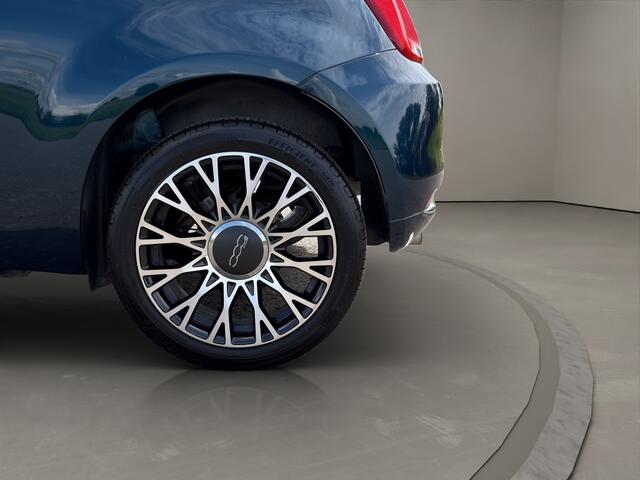 Fiat 500 1.0 Hybrid Dolcevita 2023 BLAUW | Panoramadak | Apple CarPlay