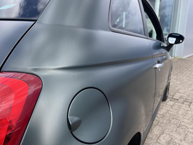 Fiat 500 0.9 TwinAir Turbo Rockstar Sport 86 PK | Matte lak | Carplay | Automatische airco | Parkeersensoren | Digitaal dashboard