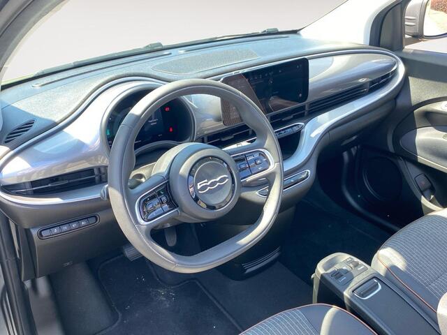 Fiat 500 Cabriolet Icon 42 kWh (WLTP 304km) CarPlay | stoelverwarming | cruise control | camera | clima | etc.