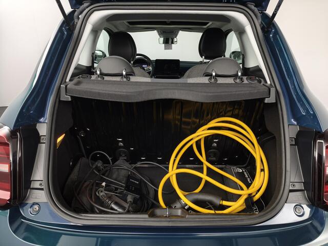 Fiat 500 Icon 42 kWh | Panoramadak | Stoelverwarming | Navigatie | DAB+