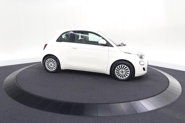 Fiat 500 Urban 42 kWh | SOH 96.8% | 3 Fase Laadfunctie | Camera | Apple Carplay | Parkeersensoren