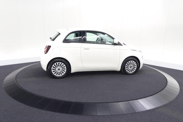 Fiat 500 Urban 42 kWh | SOH 96.8% | 3 Fase Laadfunctie | Camera | Apple Carplay | Parkeersensoren