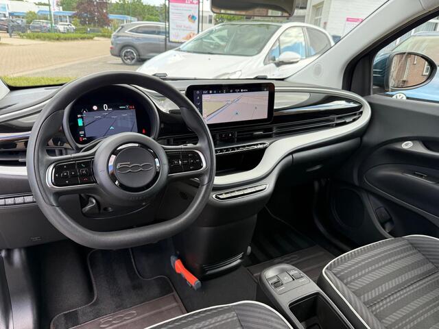 Fiat 500 3+1 Passion 42 kWh Navigatie LED Soh 91,3% Org. Nederlands