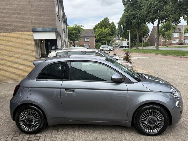 Fiat 500 Icon 42 kWh / AIrco clima/ Apple carplay/ Cruise/ PDC/ Camera/ LMV