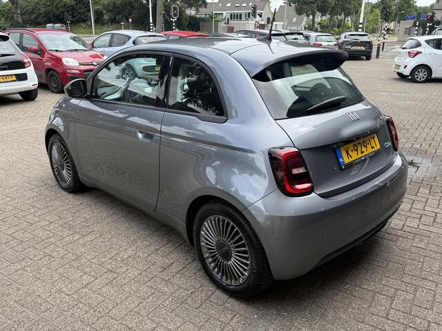 Fiat 500 Icon 42 kWh / AIrco clima/ Apple carplay/ Cruise/ PDC/ Camera/ LMV