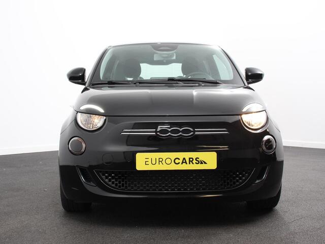 Fiat 500 Urban 42 kWh Airco Climatronic 360 Camera Stoelverwarming Keyless Wireless CarPlay Dodehoek Assistant 85 kW Charger Actieradius 320km WLTP