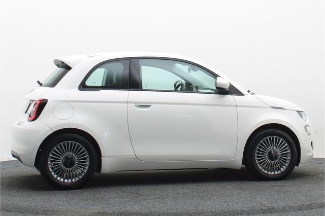 Fiat 500 Icon 42 kWh SOH 94,5%, Virtual Cockpit, Apple Carplay, Lane Assist, 16"