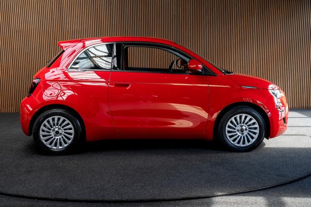 Fiat 500 24 kWh Navi Airco Stoelverwarming Cruise C. 3-Fase LED Carplay BTW auto SOH: 95,0%