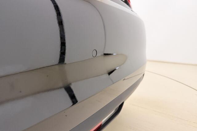 Fiat 500 Icon 42 kWh | Navigatie | Cruise Control | Parkeer Sensoren | Lichtmetalen Wielen