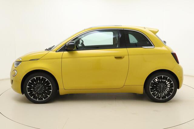 Fiat 500 La Prima 42 kWh | Glazen dak | Camera | Cruise control | La Prima uitvoering