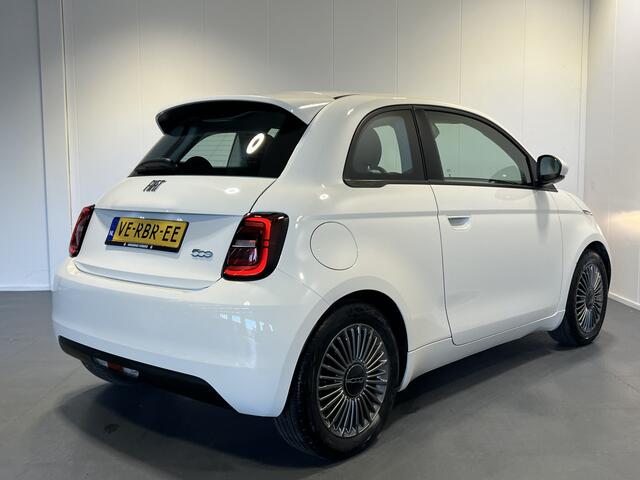 Fiat 500 Icon 42 kWh | Navigatie/Android/Apple Carplay | LM Velgen 16" | Cruise Control | DAB | Cruise Control | Airco |