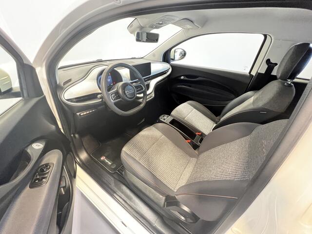 Fiat 500 Icon 42 kWh | Navigatie/Android/Apple Carplay | LM Velgen 16" | Cruise Control | DAB | Cruise Control | Airco |