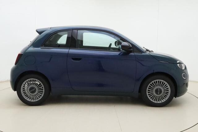 Fiat 500 1.0 Hybrid Icon | DEMO | Cruise control | Parkeersensoren | Hybride | Climate control