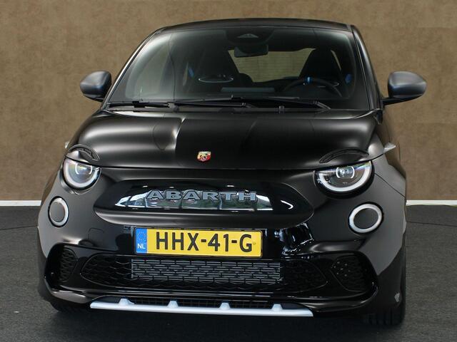 Fiat 500 ABARTH 42 kWh - APPLE CARPLAY/ANDROID AUTO - CRUISE CONTROL - NAVIGATIE FULL MAP - LICHTMETALEN VELGEN 17 INCH - KEYLESS START - PARKEERSENSOREN ACHTER -