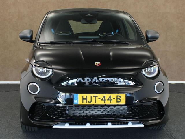 Fiat 500 ABARTH 42 kWh - APPLE CARPLAY/ANDROID AUTO - CRUISE CONTROL - NAVIGATIE FULL MAP - LICHTMETALEN VELGEN 17 INCH - KEYLESS START - PARKEERSENSOREN ACHTER - SPORTSTUUR - SPORTSTOELEN