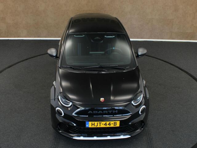 Fiat 500 ABARTH 42 kWh - APPLE CARPLAY/ANDROID AUTO - CRUISE CONTROL - NAVIGATIE FULL MAP - LICHTMETALEN VELGEN 17 INCH - KEYLESS START - PARKEERSENSOREN ACHTER - SPORTSTUUR - SPORTSTOELEN