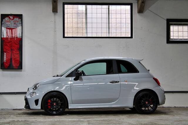 Fiat 500 ABARTH 1.4 T-Jet Competizione | Sportstoelen | Carbon | Sportuitlaat | 17 inch | Navigatie | Parkeersensoren |