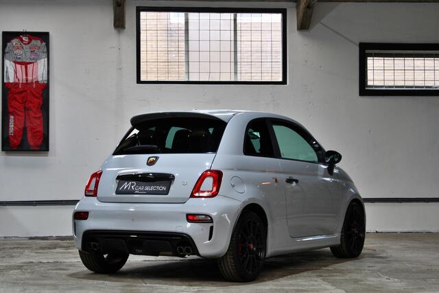 Fiat 500 ABARTH 1.4 T-Jet Competizione | Sportstoelen | Carbon | Sportuitlaat | 17 inch | Navigatie | Parkeersensoren |