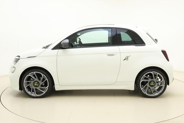 Fiat 500 ABARTH 42 kWh | Sportief | Panoramadak | Keyless | Alcantara lederen bekleding | 17" Lichtmetalen velgen | Camera | Navigatie