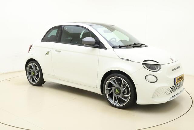 Fiat 500 ABARTH 42 kWh | Sportief | Panoramadak | Keyless | Alcantara lederen bekleding | 17" Lichtmetalen velgen | Camera | Navigatie