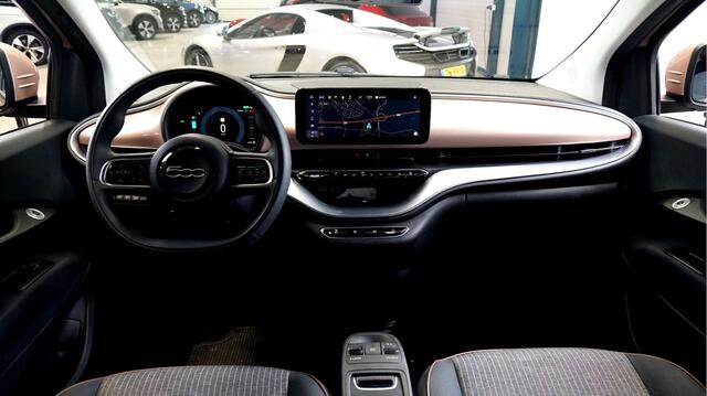 Fiat 500C Icon 42 kWh NAVI KLEUR + CABRIODAK ELEKTRISCH + CLIMA + CRUISE + LANE ASSIST + NAVI GROOT SCHERM + APPLE CARPLAY/ANDROID AUTO + BLUETOOTH + KEYLESS ENTRY&GO + PARKSENSOREN + 16" LM-VELGEN!!