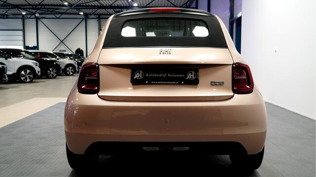 Fiat 500C Icon 42 kWh NAVI KLEUR + CABRIODAK ELEKTRISCH + CLIMA + CRUISE + LANE ASSIST + NAVI GROOT SCHERM + APPLE CARPLAY/ANDROID AUTO + BLUETOOTH + KEYLESS ENTRY&GO + PARKSENSOREN + 16" LM-VELGEN!!