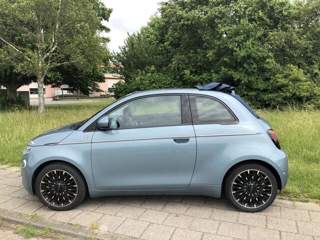 Fiat 500C Icon 42 kWh Cabriolet NAVI|CLIMATE|CAMERA|PDC|APPLE/ANDROID|17"|ADAPTIVE CRUISE|STOELVERWARMING