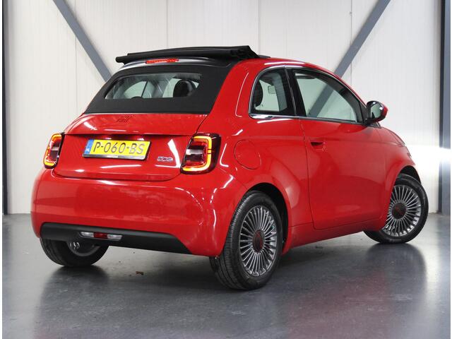 Fiat 500C 42 kWh RED 120PK | Cabrio | ACCURAPPORT 100% | AUTOMAAT | FULL LED | AppleCarPlay/AndroidAuto | Climate Control | Cruise Control | DAB Radio | Virt.Cockpit | Keyless |