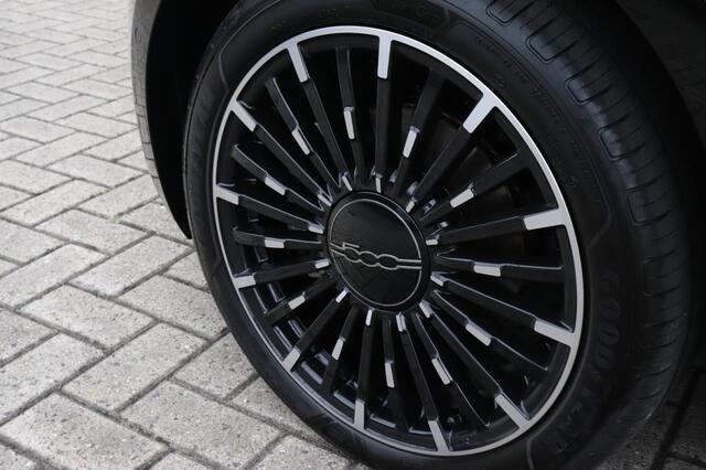 Fiat 500C La Prima 42 kWh | Technology | Winter | 17"
