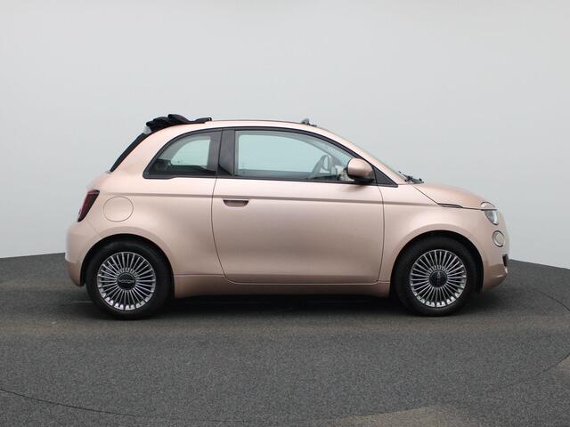 Fiat 500C 500e 42 kWh Icon | Climate Control / ECC | Open dak schuif | Licht metalen velgen 16 inch | Cruise control | Navigatie | Achteruitrijcamera |