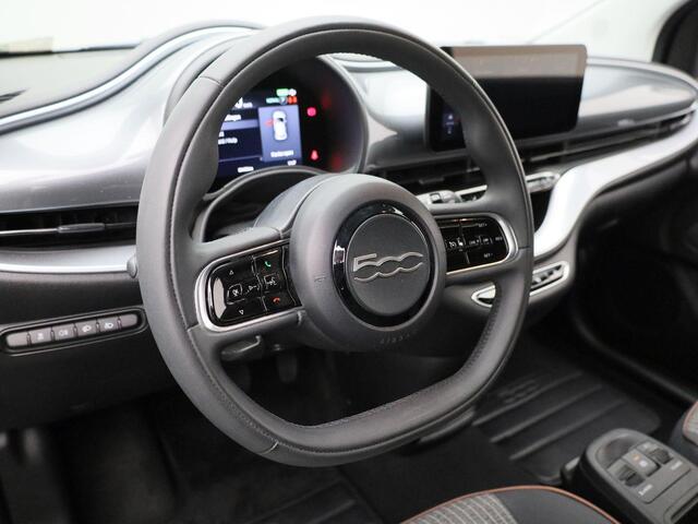 Fiat 500C 500e 42 kWh Icon | Navigatie | Stoelverwarming | Parkeersensoren achter |