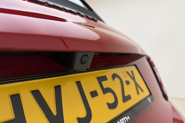 Fiat 500C ABARTH Urban 42 kWh | Elektrisch open dak | Sportstoelen | Sportstuur | 17'' lichtmetalen velgen | Navigatie | Camera | Keyless