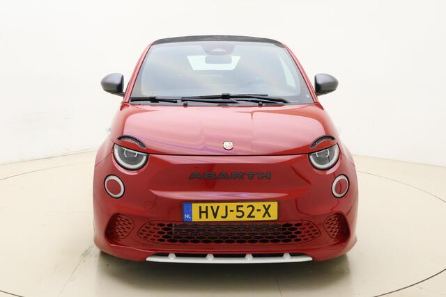 Fiat 500C ABARTH Urban 42 kWh | Elektrisch open dak | Sportstoelen | Sportstuur | 17'' lichtmetalen velgen | Navigatie | Camera | Keyless