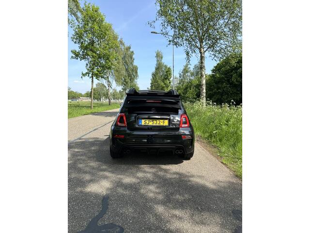 Fiat 500C ABARTH 1.4 T-Jet Competizione | CABRIO | AUTOMAAT | LEER | BEATS AUDIO | OZ 17 INCH VELGEN | WINDSCHERM | CARPLAY |