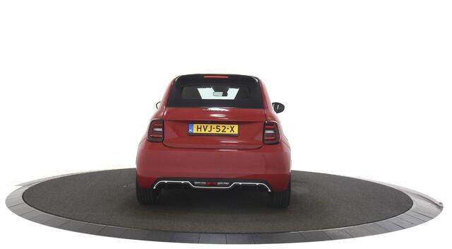 Fiat 500C ABARTH Urban 42 kWh Camera / maar 11 km / Navigatie