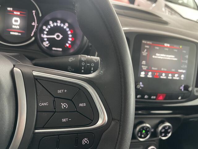 Fiat 500L FIAT L1AE Cruise control - Airco - Navigatie - Trekhaak - Parkeersensoren voor en achter - Stoelverwarming - Bluetooth - Mistlampen voor - Multifunctioneel stuurwiel - Licht metalen 17 inch - U-connect