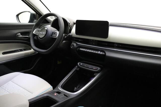 Fiat 600 1.2 Hybrid 110pk Automaat La Prima | Lederen bekleding | LED koplampen | Navigatie | Adaptieve cruise control | Elektrische achterklep | Stoelverwarming | Massage bestuurderstoel