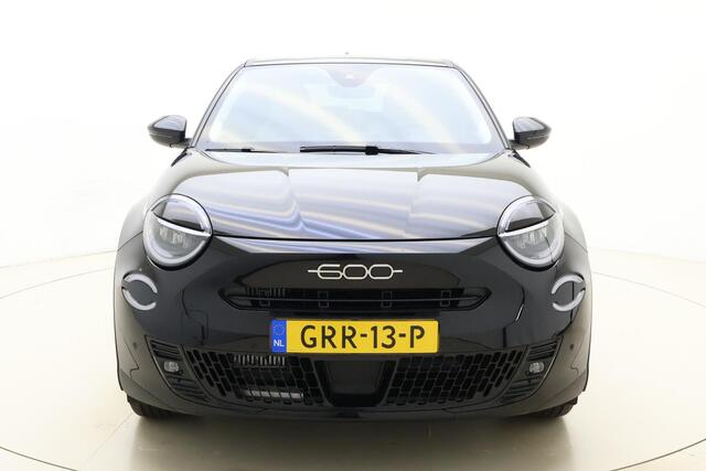 Fiat 600 1.2 Hybrid 110pk Automaat La Prima | Lederen bekleding | LED koplampen | Navigatie | Adaptieve cruise control | Elektrische achterklep | Stoelverwarming | Massage bestuurderstoel