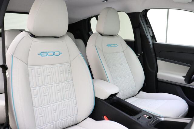 Fiat 600 1.2 Hybrid 110pk Automaat La Prima | Lederen bekleding | LED koplampen | Navigatie | Adaptieve cruise control | Elektrische achterklep | Stoelverwarming | Massage bestuurderstoel