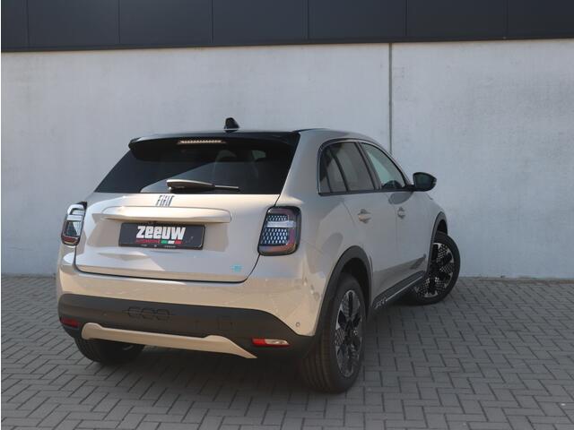 Fiat 600 600e La Prima 54 kWh | Navi | Camera | Carplay | 18"