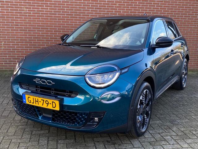 Fiat 600 LA PRIMA 54 KWH NAV ADAPT-CRUISE CARPLAY LMV STOELVW CAMERA PDC