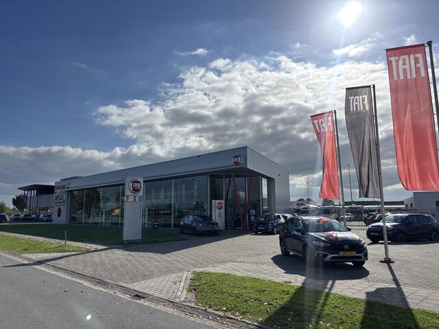 Fiat 600 1.2 Hybrid La Prima | Demo voordeel | Massagestoel | Camera | LED koplampen | Parkeersensoren | Lederen bekleding