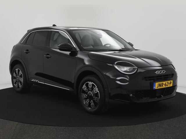 Fiat 600 1.2 Hybrid Urban NAVI|APPLECARPLAY|BLIS|CAMERA|CLIMA|LED|STOELVERW|17INCH