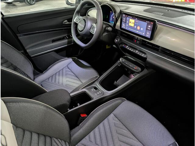 Fiat 600 600e Urban EV 54kWh 156pk | CAMERA | STOELVERW. | APPLE CARPLAY / ANDROID AUTO | DODEHOEKBEW. | KEYLESS ENTRY + START