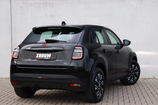 Fiat 600 600e RED 54 kWh | Carplay | Clima | Cruise | PDC