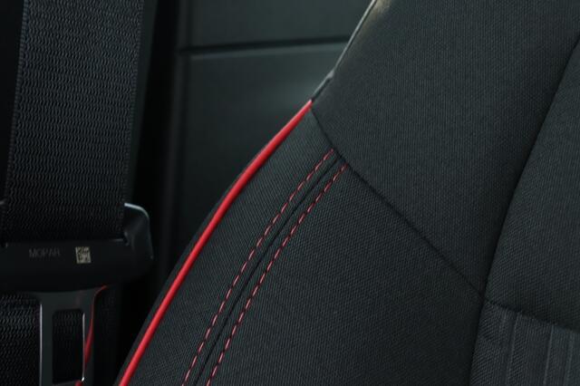 Fiat 600 600e RED 54 kWh | Carplay | Clima | Cruise | PDC