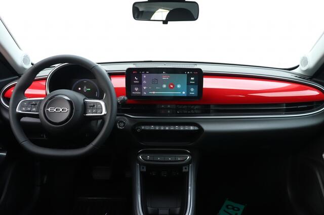 Fiat 600 600e RED 54 kWh | Carplay | Clima | Cruise | PDC