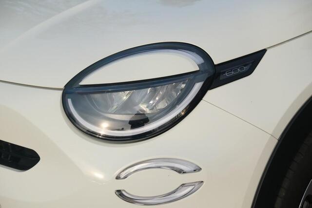 Fiat 600 1.2 Hybrid 110pk DCT6 La Prima | Navi | App Connect | Adaptive Cruise | Climate | Keyless | Camera | Leder | Elektrische Achterklep