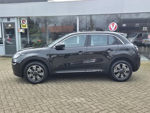 Fiat 600 1.2 Hybrid Urban AUTOMAAT / CLIMATE CONTROL/STOEL VERWARMING/CRUISE CONTROL